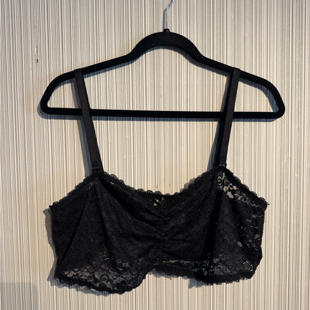 Chic Black Lace Bandeau